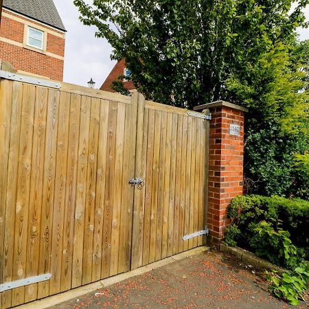 Modern Room With Private Outdoor Space Pass The Keys Gosforth  Exterior photo